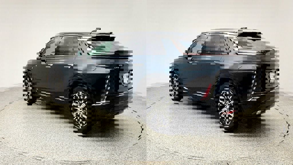 Used 2024 Cadillac Lyriq Luxury image 7