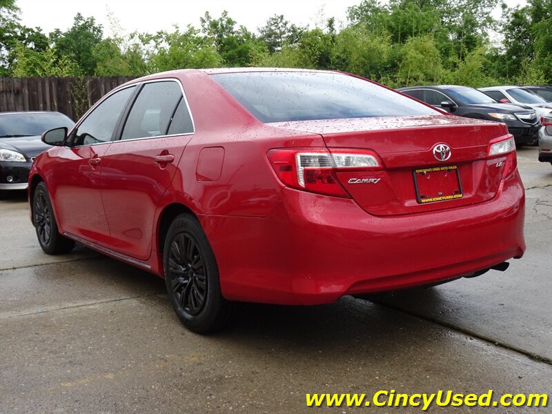 Used 2012 Toyota Camry LE FWD image 9