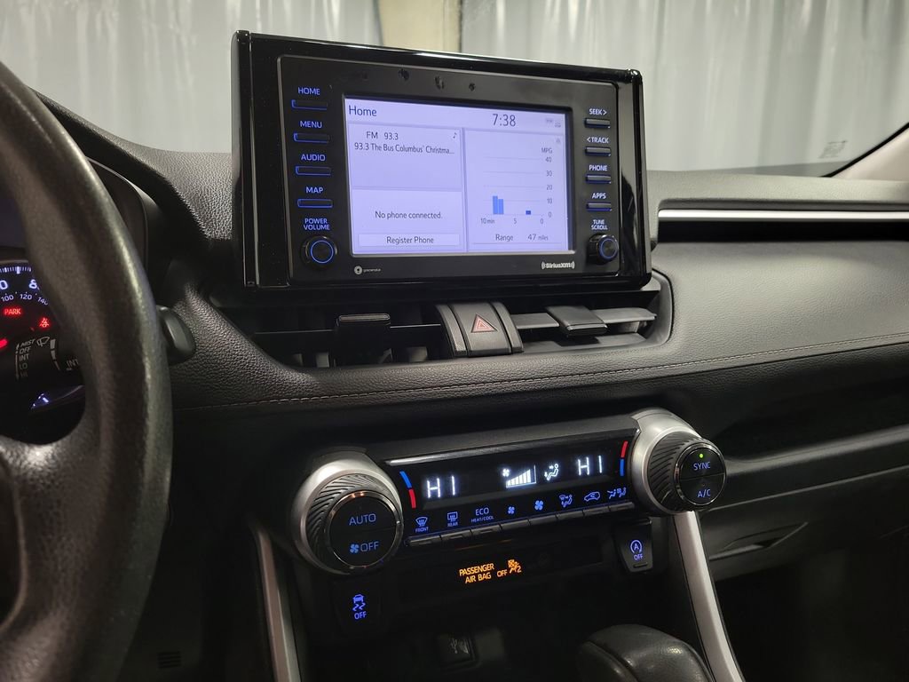 Used 2020 Toyota RAV4 XLE image 14