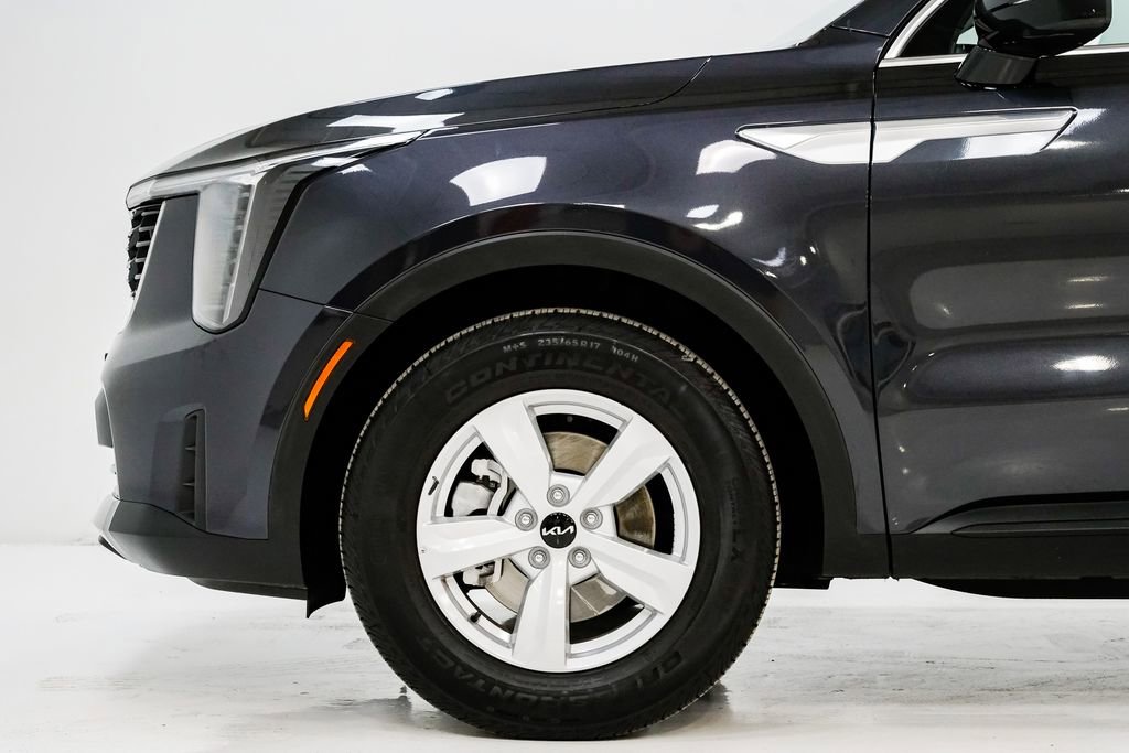 Certified 2025 Kia Sorento LX image 26