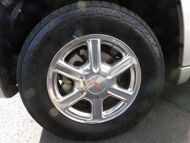 Used 2008 GMC Envoy SLE image 8