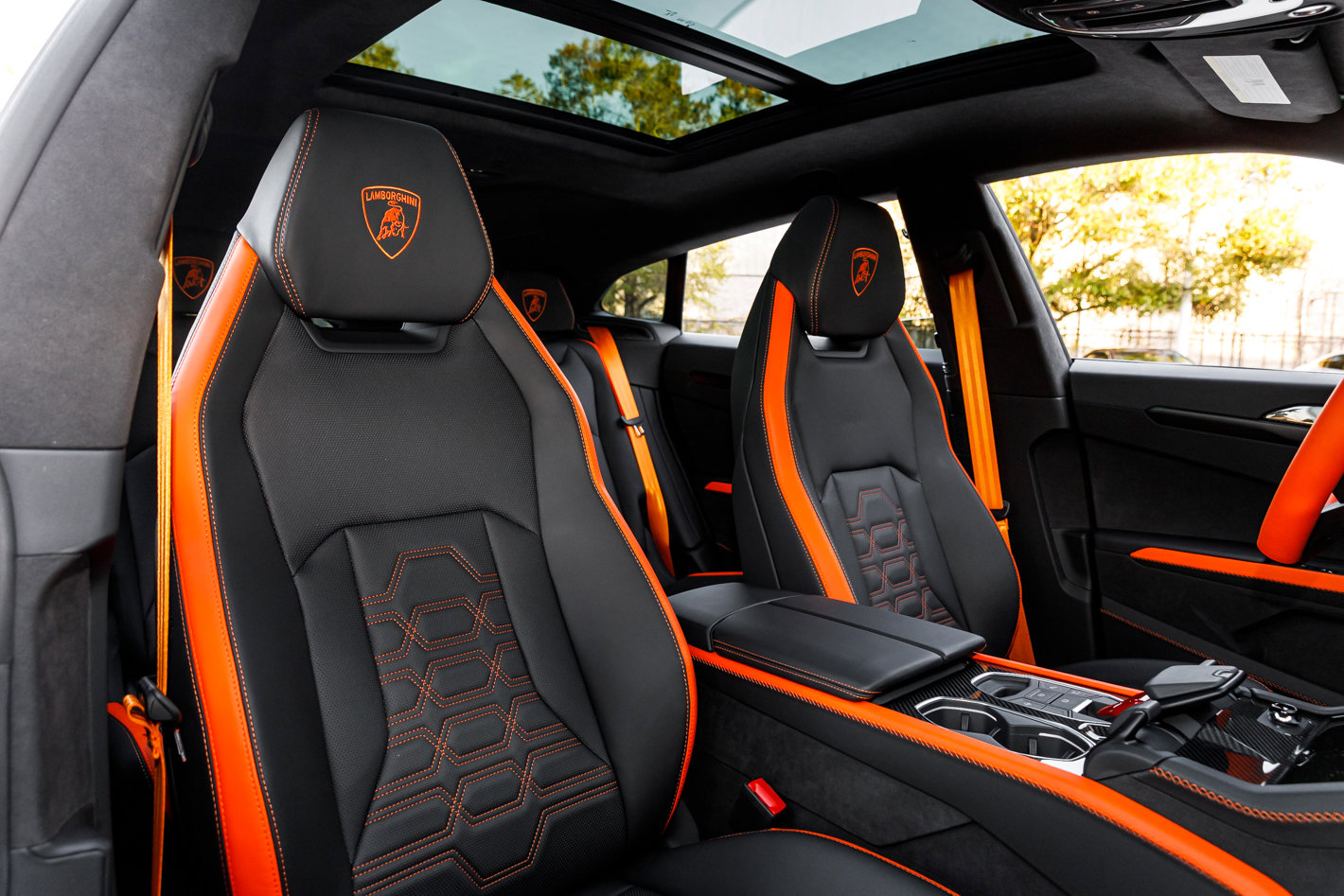 Used 2025 Lamborghini Urus SE image 53