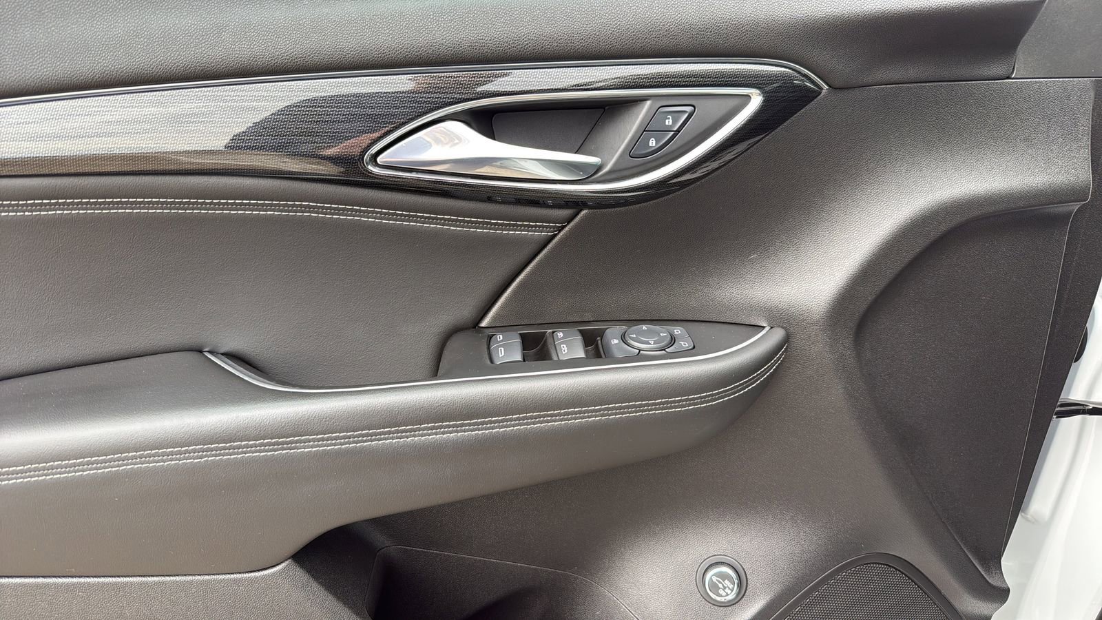 Used 2023 Buick Envision Preferred image 11