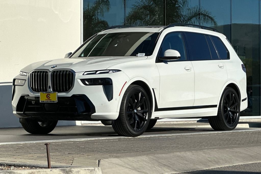 Used 2023 BMW X7 xDrive40i w/ M Sport Package image 7