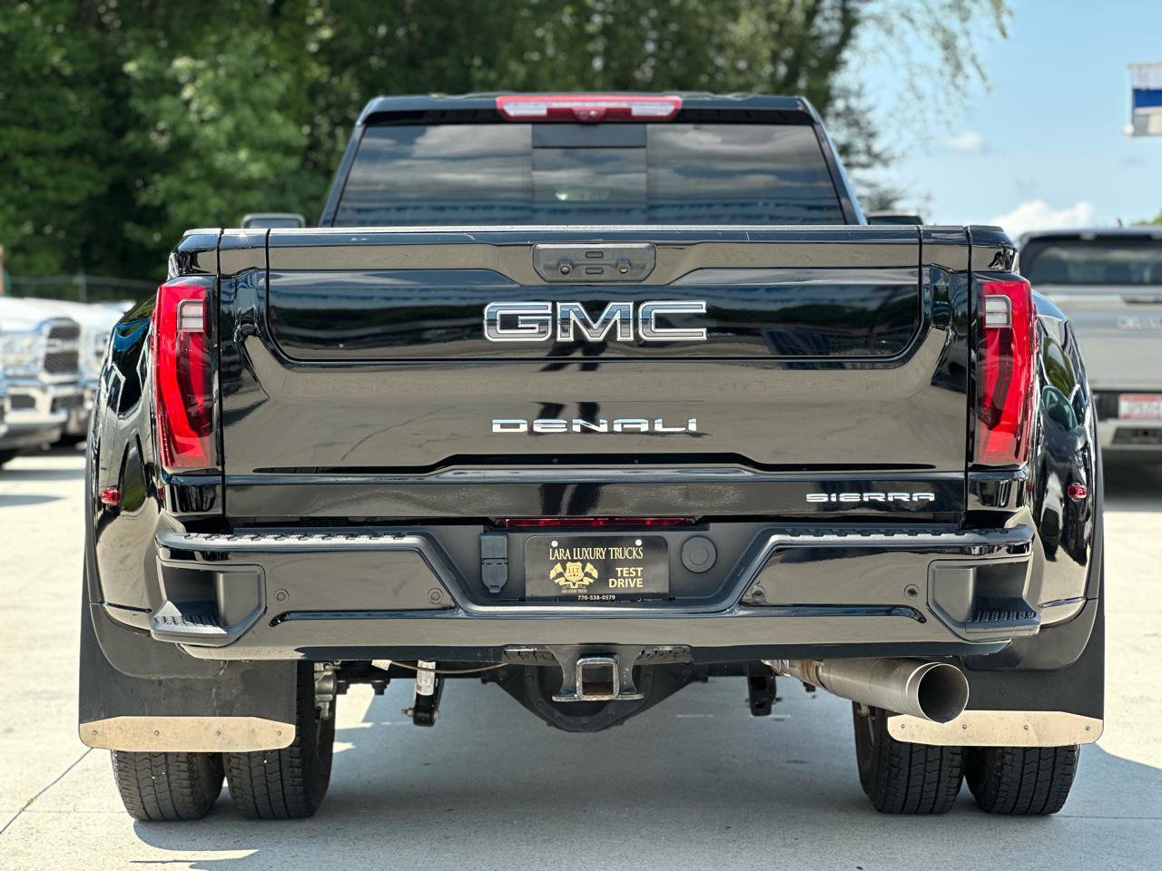 Used 2024 GMC Sierra 3500 Denali Ultimate AWD/4WD image 6