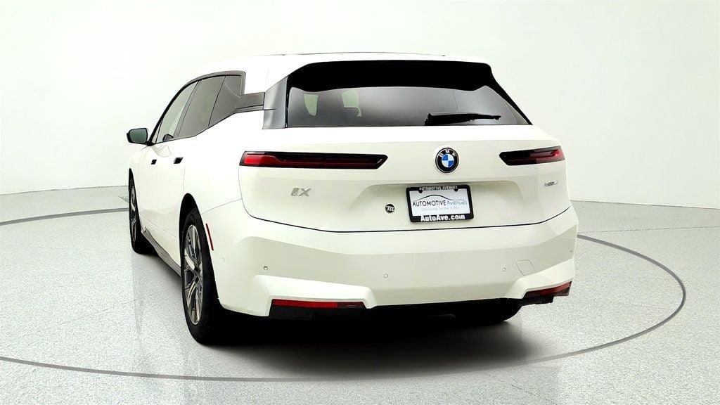 Used 2026 BMW iX xDrive45 w/ Premium Package AWD/4WD image 6