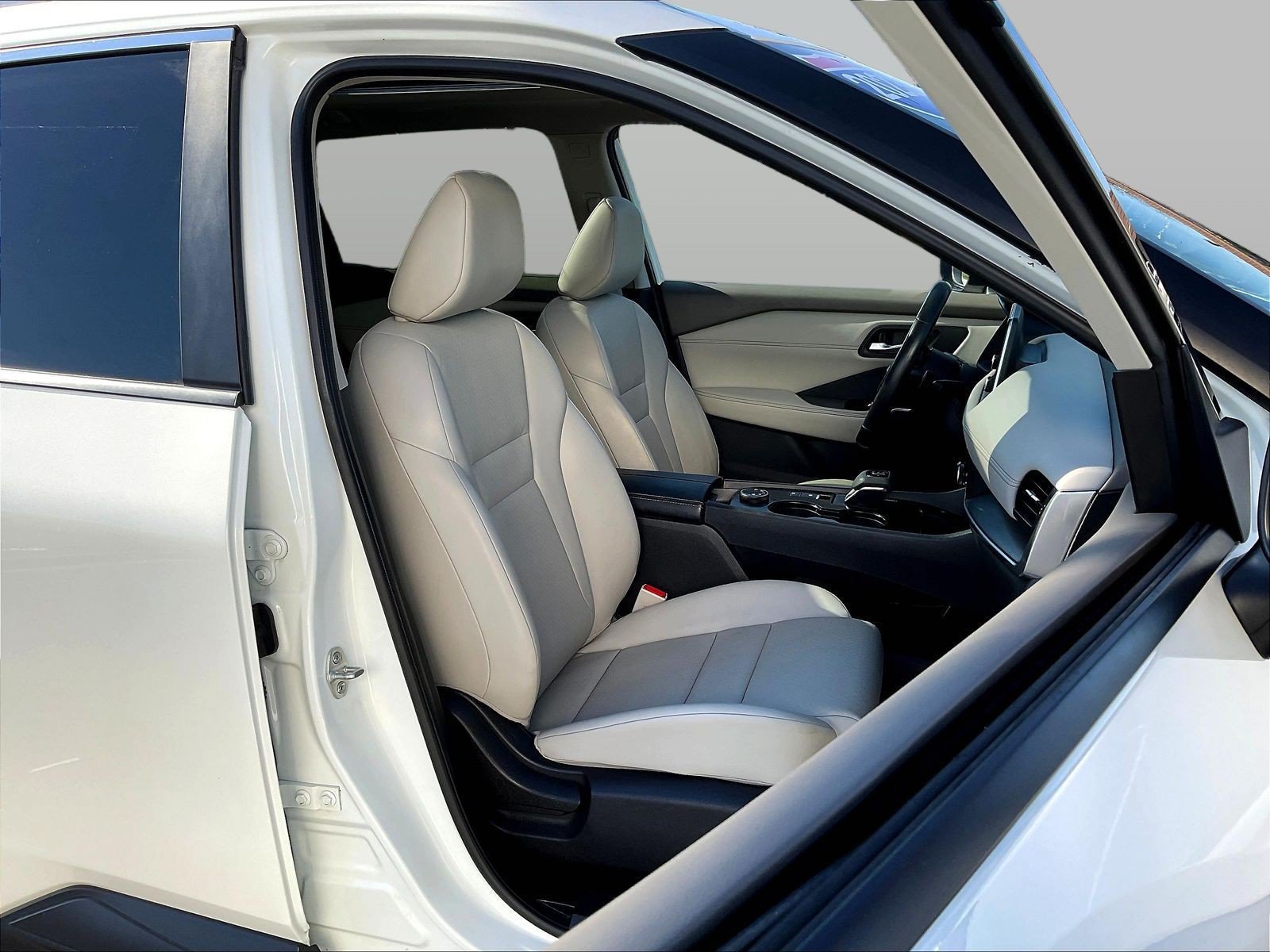 Used 2023 Nissan Rogue SV w/ SV Premium B Package AWD/4WD image 32
