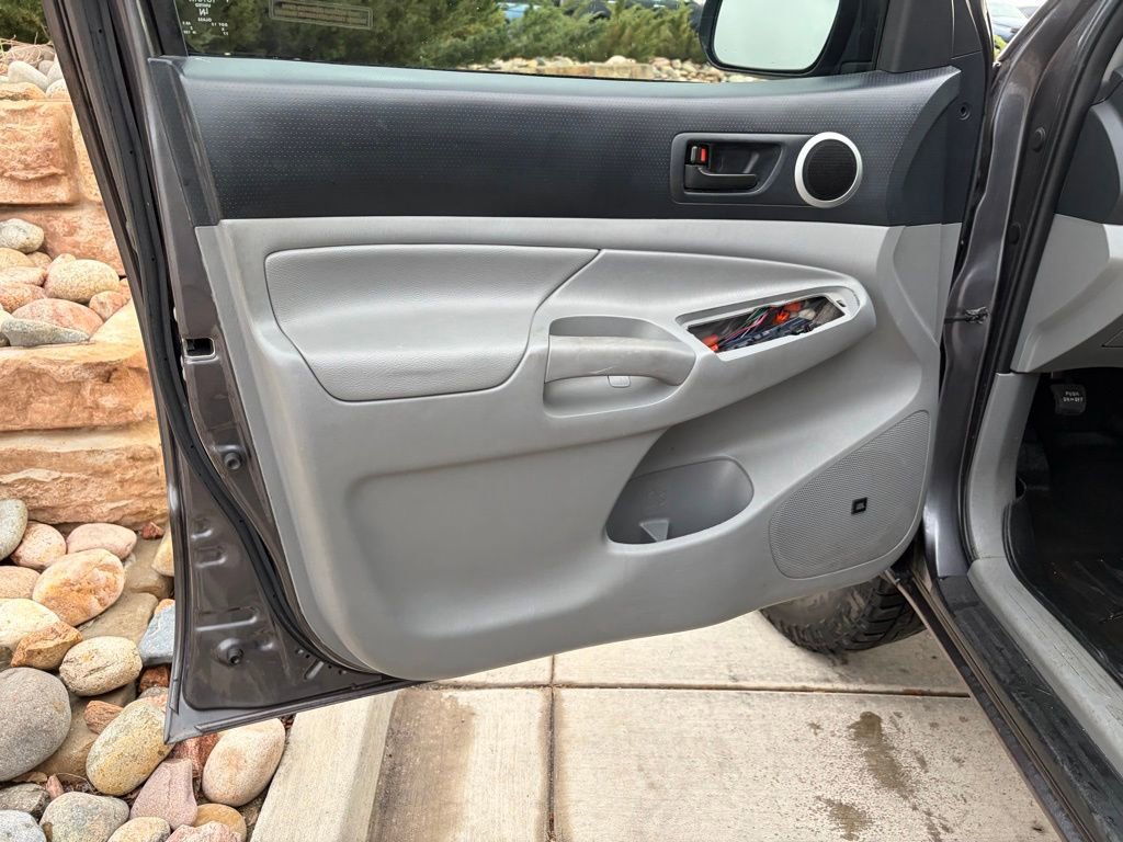 Used 2013 Toyota Tacoma 4x4 Double Cab w/ TRD Off-Road Pkg image 27