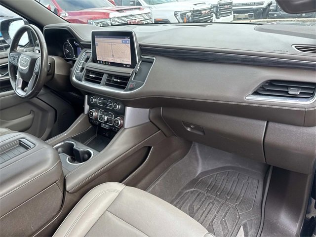 Used 2021 GMC Yukon XL SLT w/ SLT Premium Package image 18