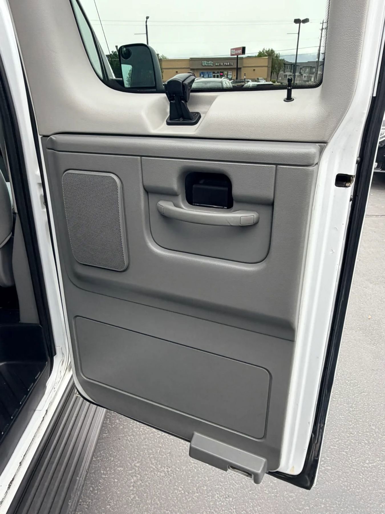 Used 2007 Ford E-350 and Econoline 350 XL RWD image 15