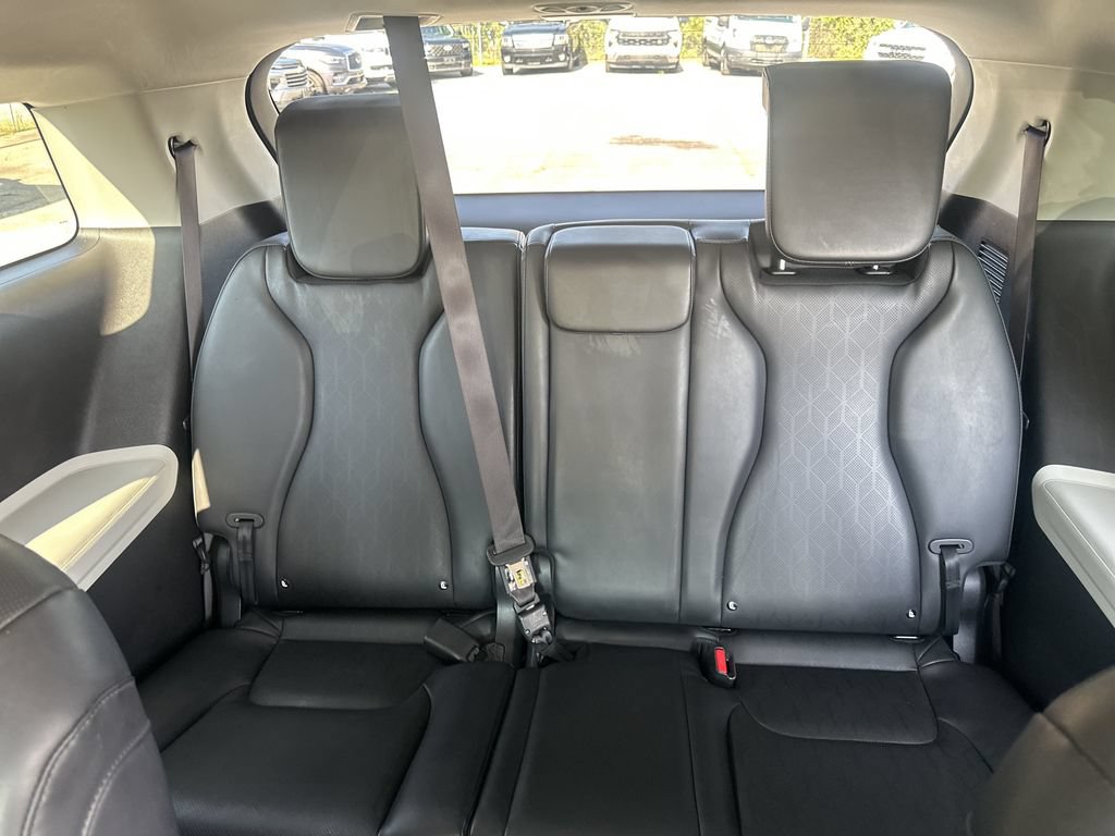 Used 2024 Kia Carnival LX FWD image 22