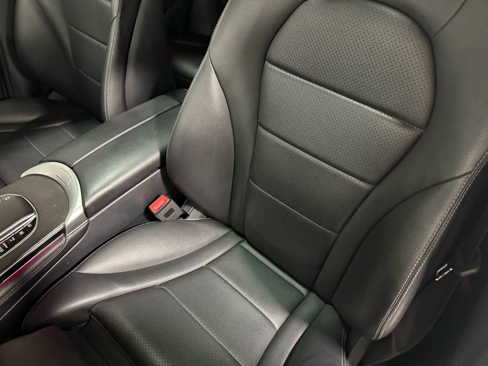 Used 2021 Mercedes-Benz GLC 300 GLC 300 4MATIC Sport Utility 4 image 18