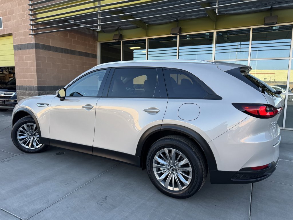Used 2024 MAZDA CX-90 Plug-In Hybrid w/ Preferred AWD/4WD image 5