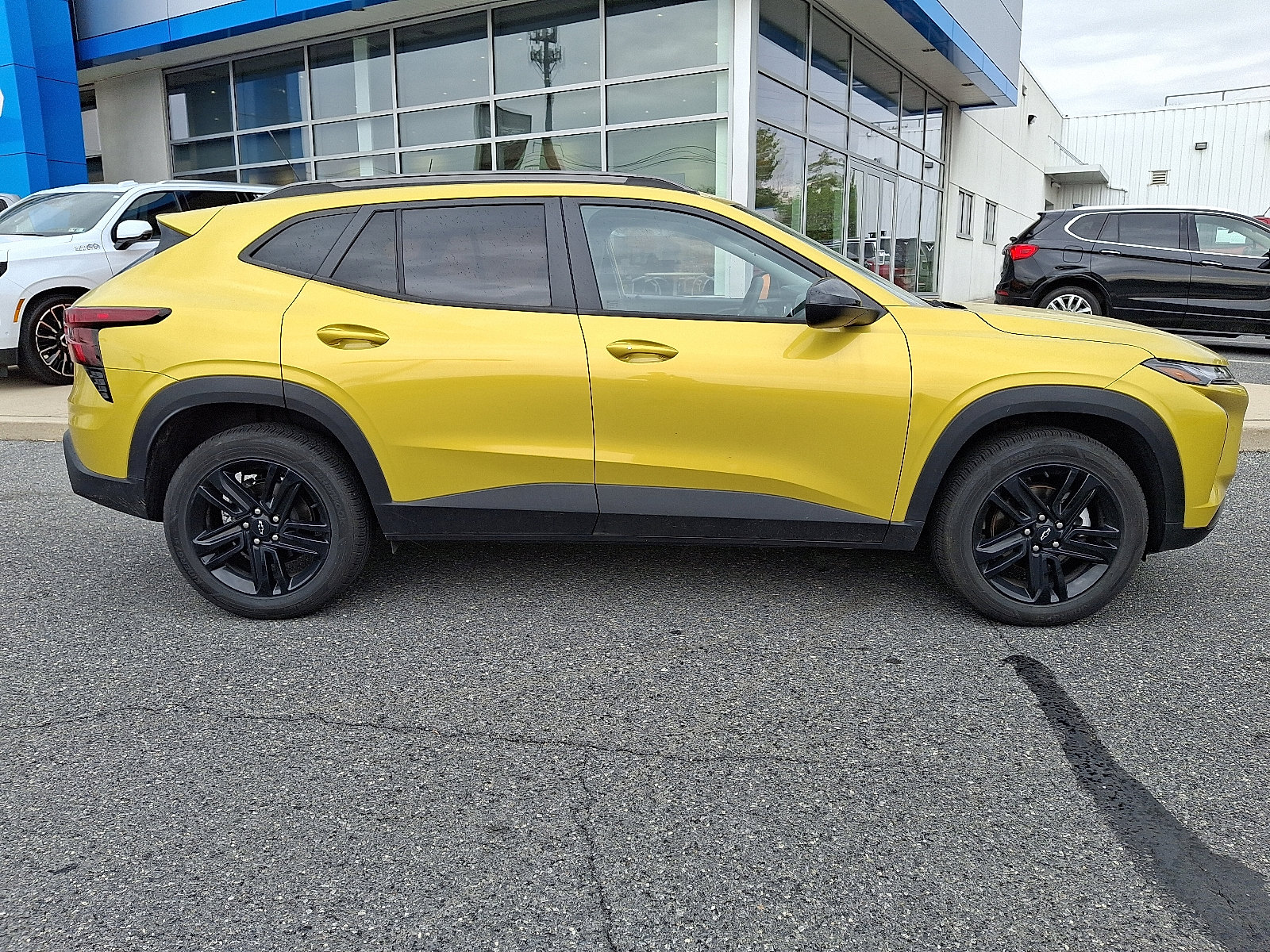 Certified 2024 Chevrolet Trax ACTIV w/ Sunroof Package image 8