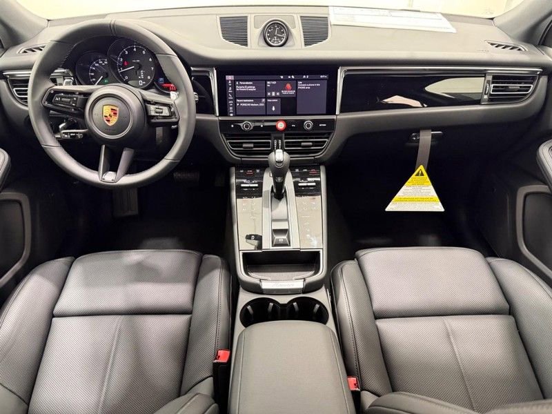 Used 2026 Porsche Macan AWD/4WD image 13