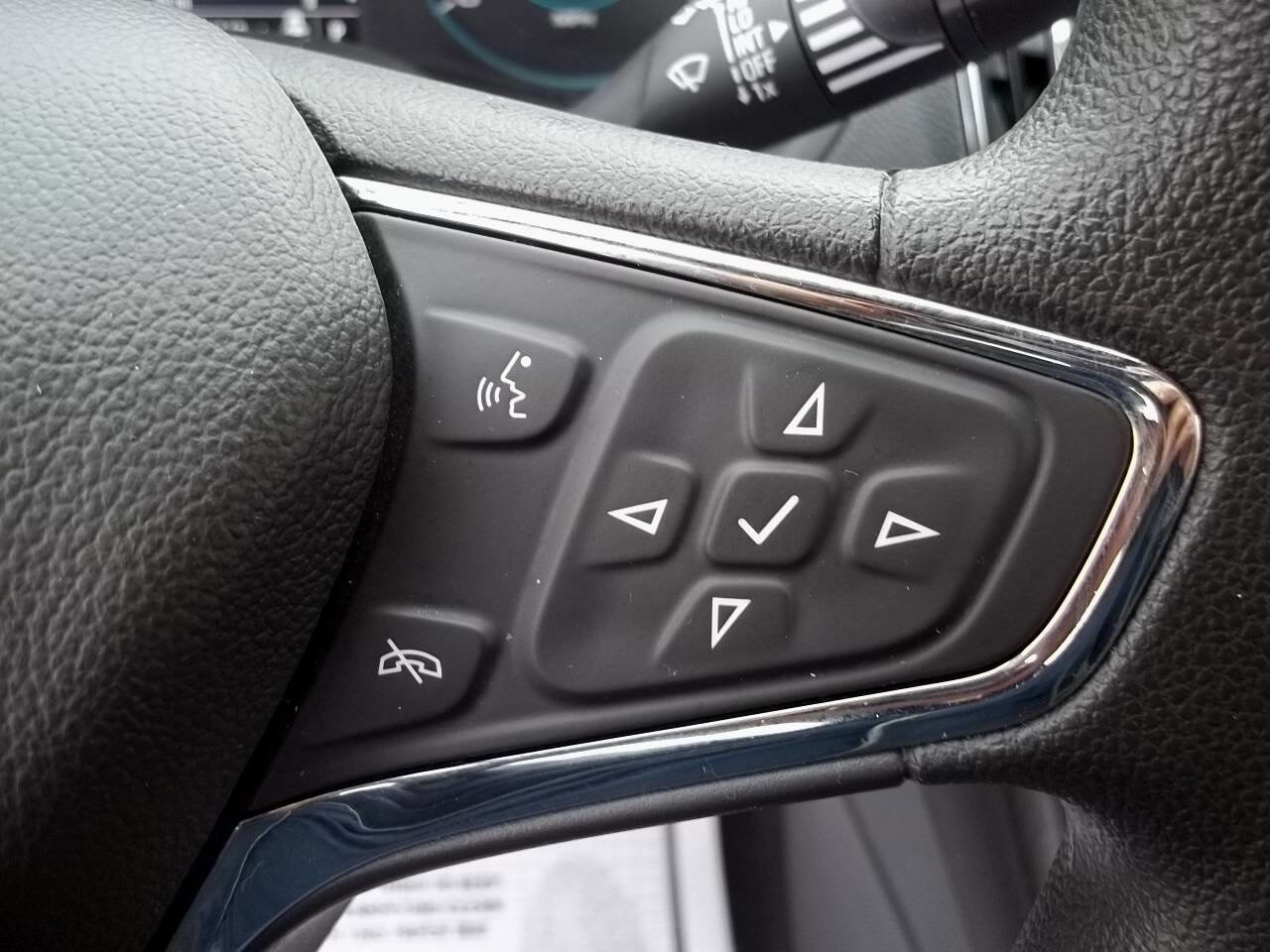 Used 2017 Chevrolet Cruze LT w/ Convenience Package image 19