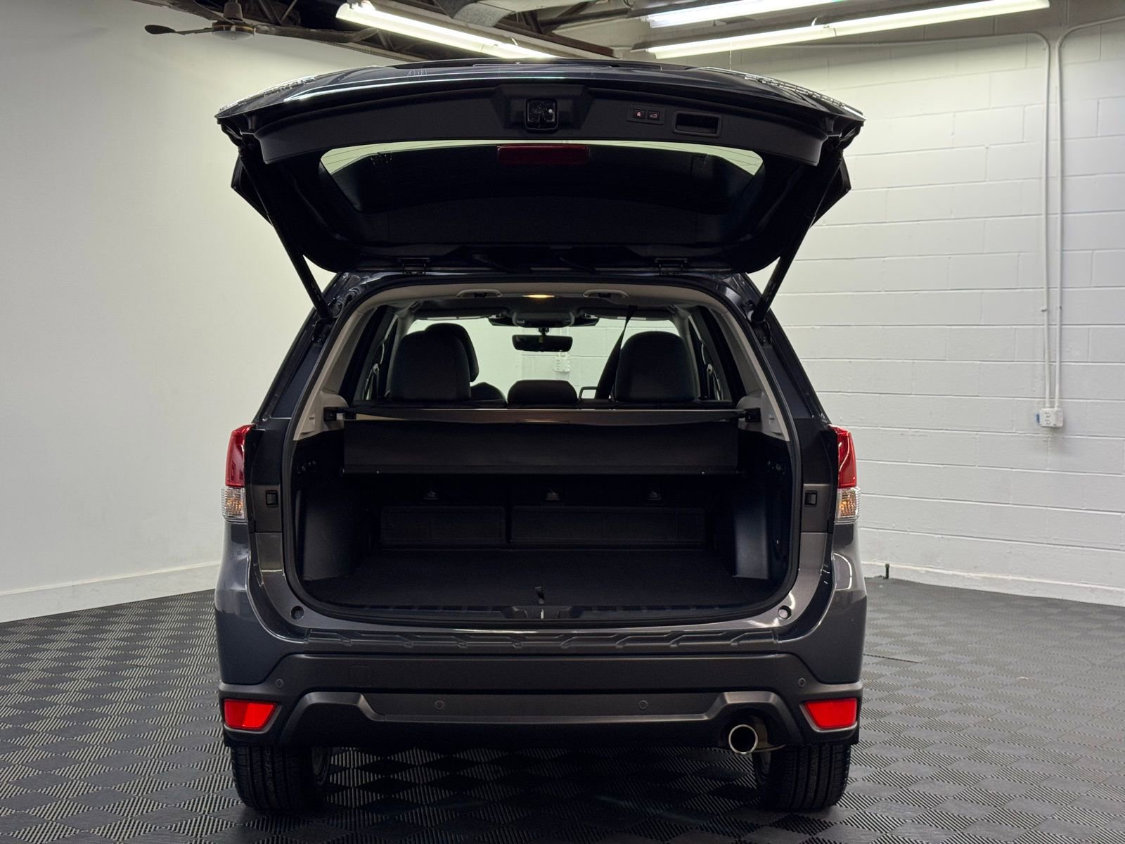 Used 2024 Subaru Forester Limited w/ POP Package 3 image 36