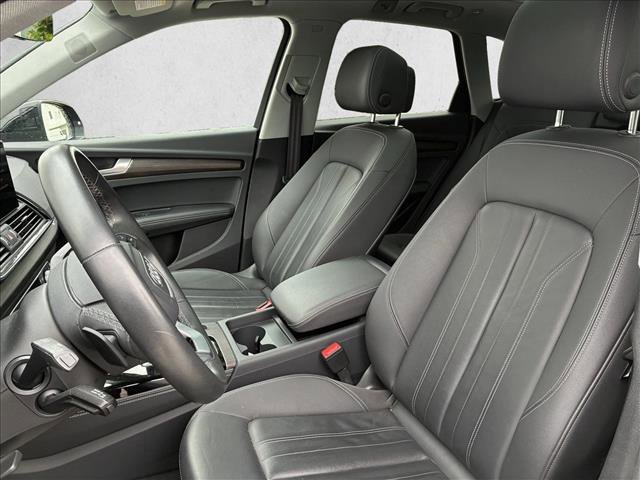 Used 2023 Audi Q5 2.0T Premium Plus w/ Premium Plus Package AWD/4WD image 12