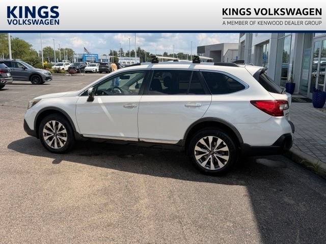 Used 2018 Subaru Outback 3.6R Touring w/ Popular Package #3 AWD/4WD image 2