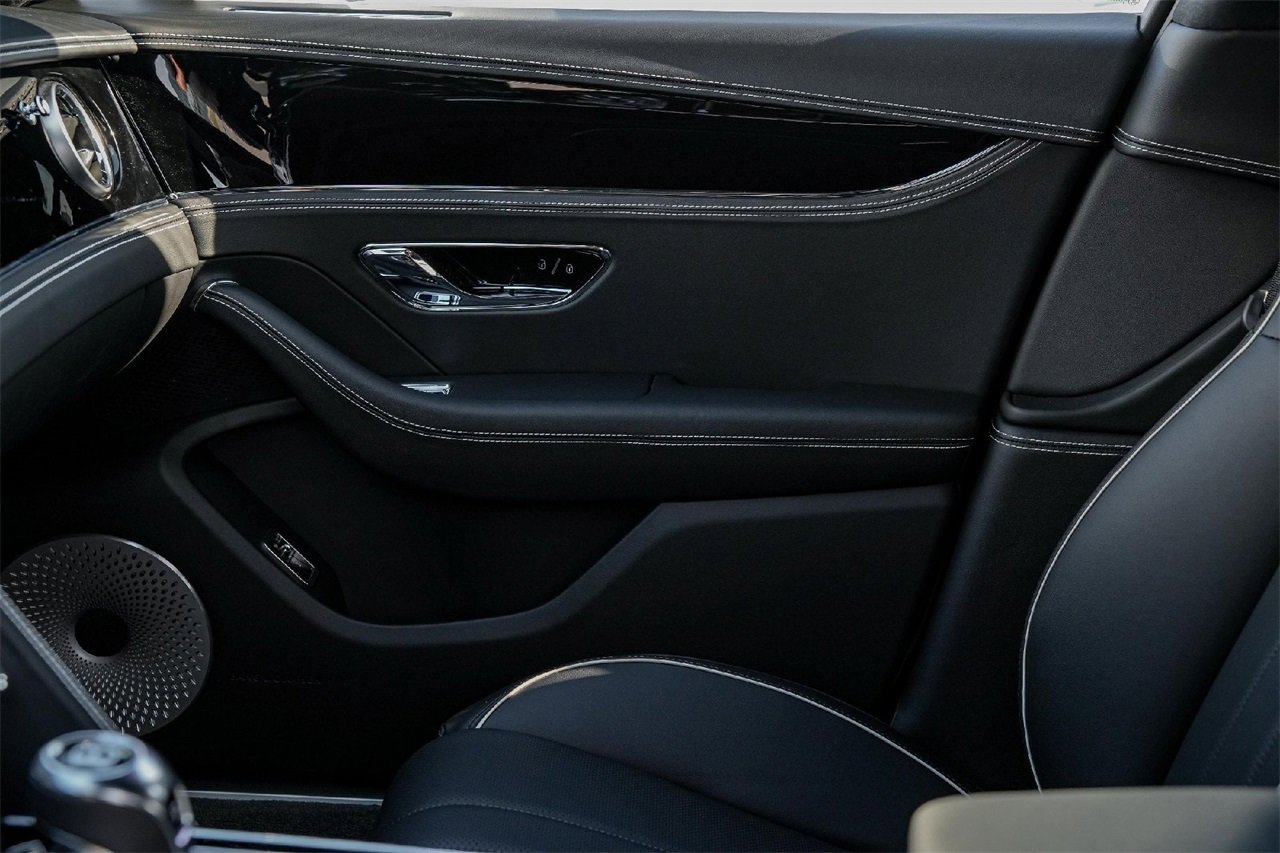 New 2026 Bentley Flying Spur Plug-In Hybrid image 18