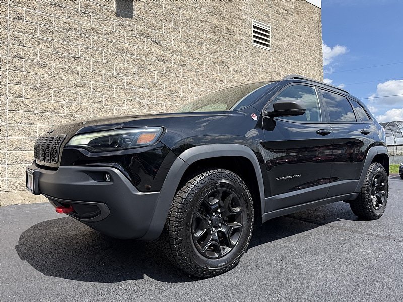 Used 2019 Jeep Cherokee Trailhawk w/ Cold Weather Group AWD/4WD image 4