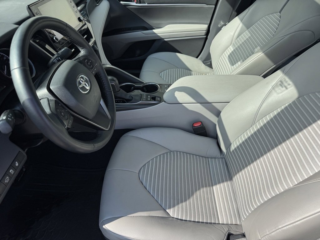 Used 2024 Toyota Camry SE image 7