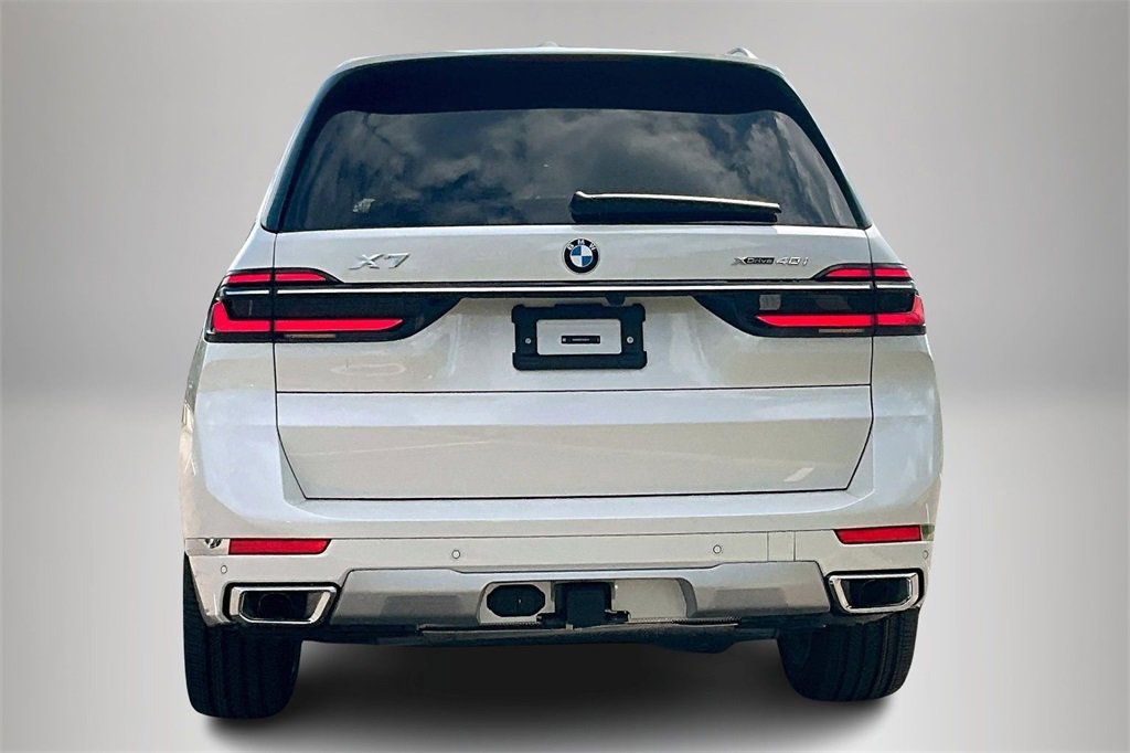 New 2026 BMW X7 xDrive40i w/ Executive Package image 3