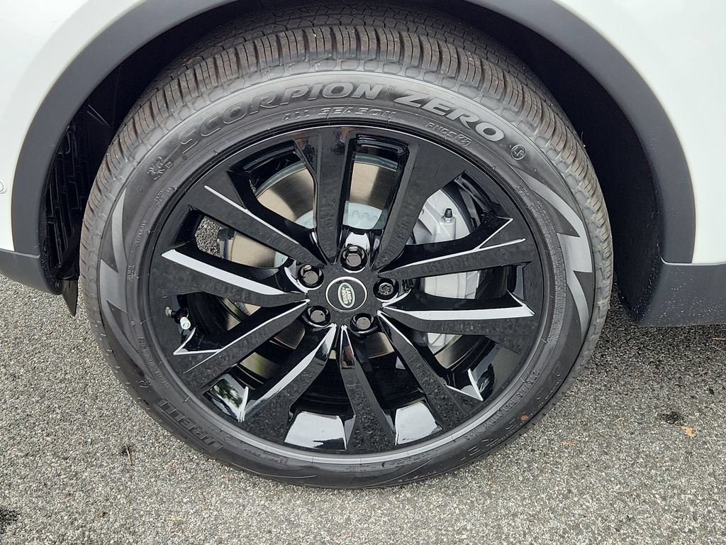 New 2026 Land Rover Discovery S AWD/4WD image 9