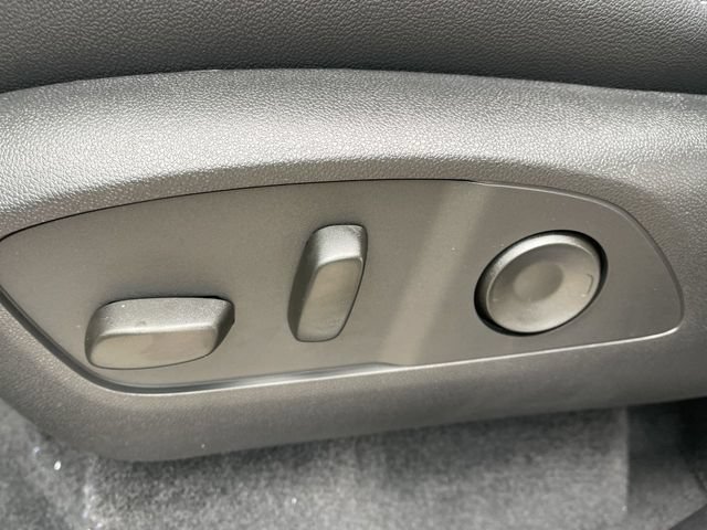 New 2026 Chevrolet Traverse LT w/ Driver Confidence Package FWD image 12