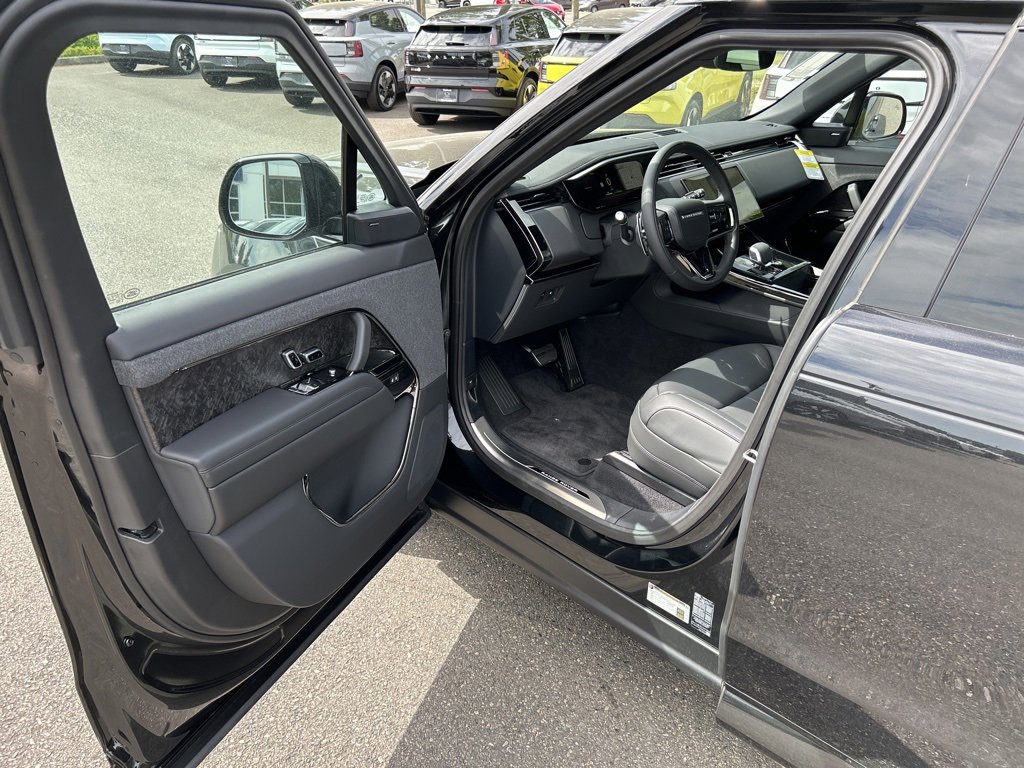 New 2025 Land Rover Range Rover Sport Dynamic SE image 10