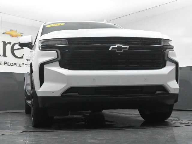 Used 2024 Chevrolet Suburban RST w/ Luxury Package AWD/4WD image 3