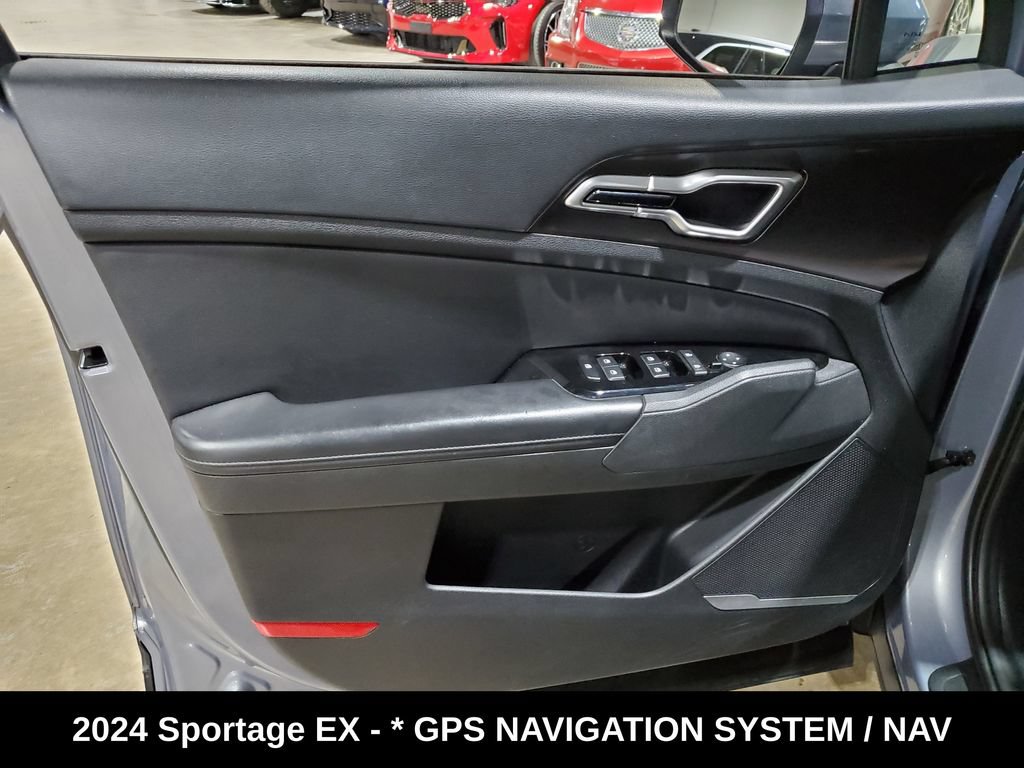 Used 2024 Kia Sportage EX FWD image 8