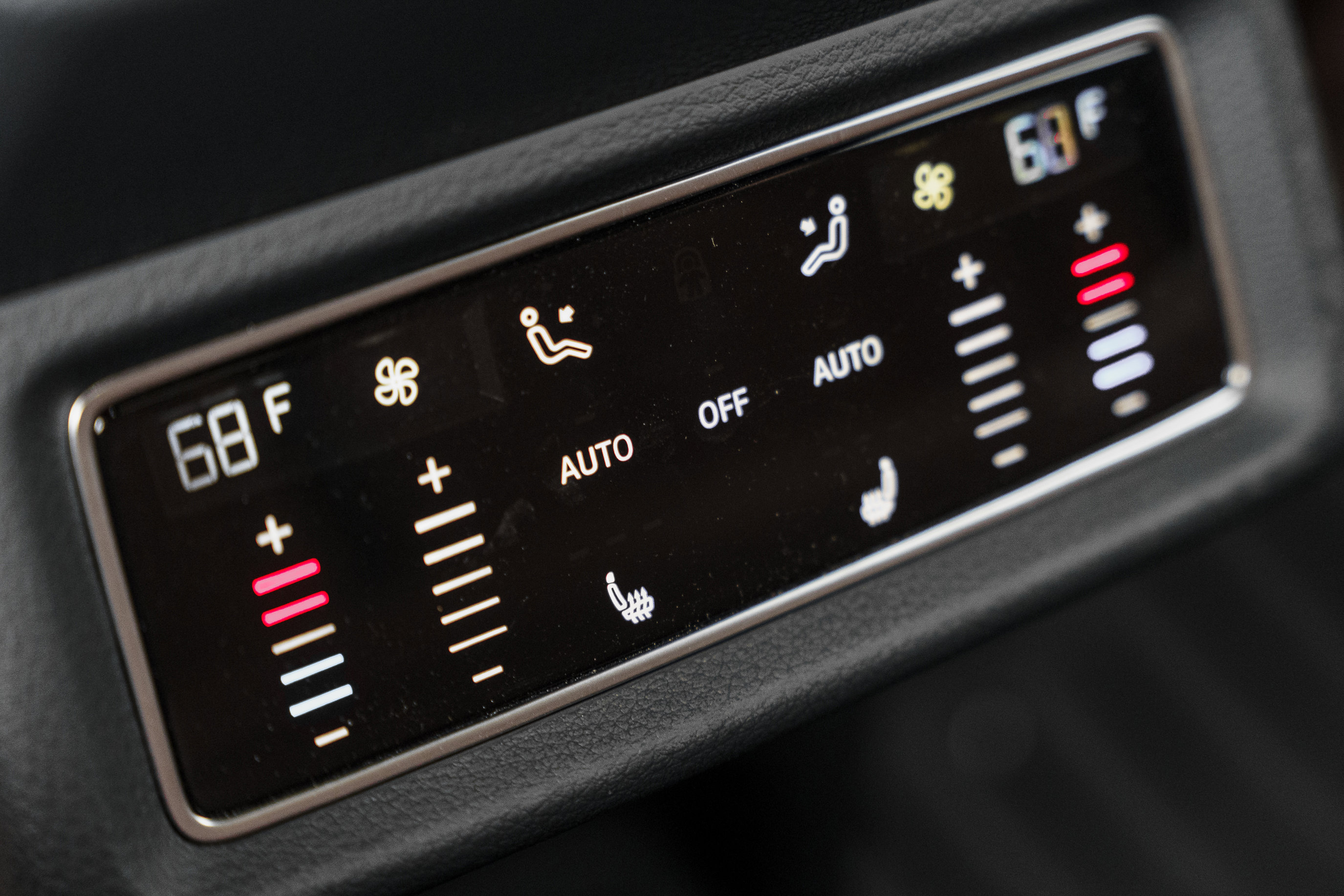 Used 2024 Audi Q8 e-tron Premium Plus w/ Premium Plus Package image 27