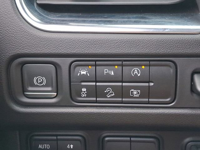 Used 2024 Chevrolet Suburban High Country image 25