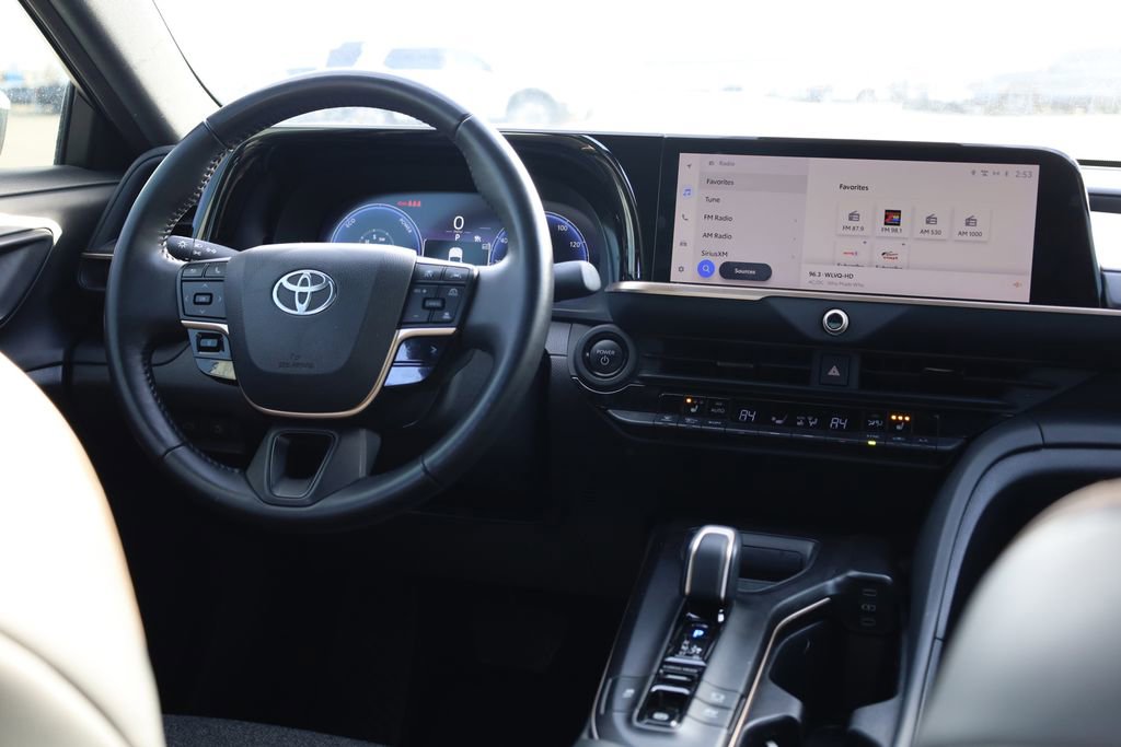 Used 2023 Toyota Crown XLE image 30