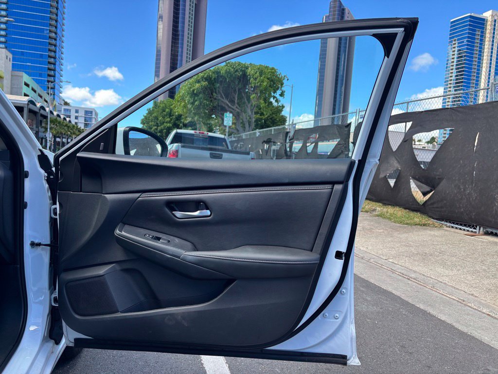 Used 2025 Nissan Sentra SV FWD image 15
