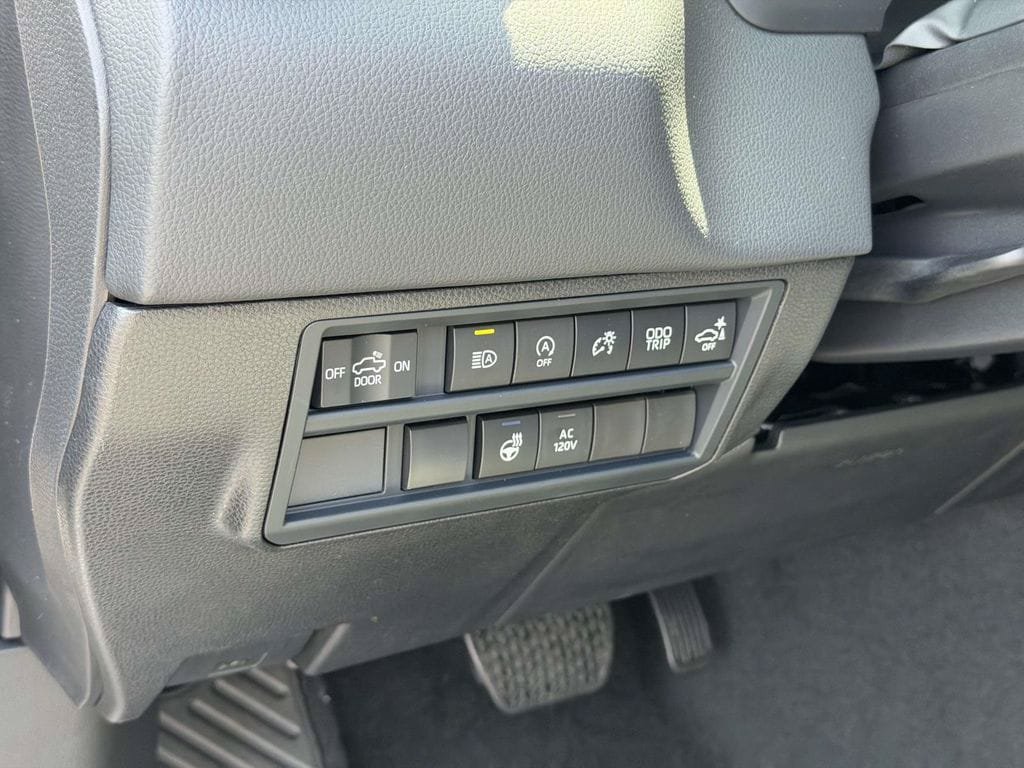 Used 2026 Toyota Tundra Limited AWD/4WD image 18