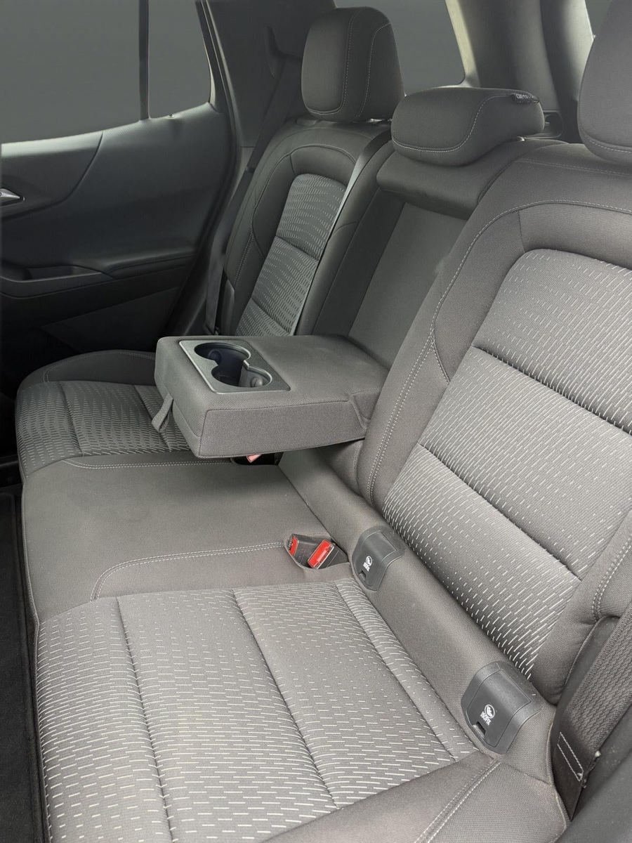 Used 2025 Chevrolet Equinox LT FWD image 16