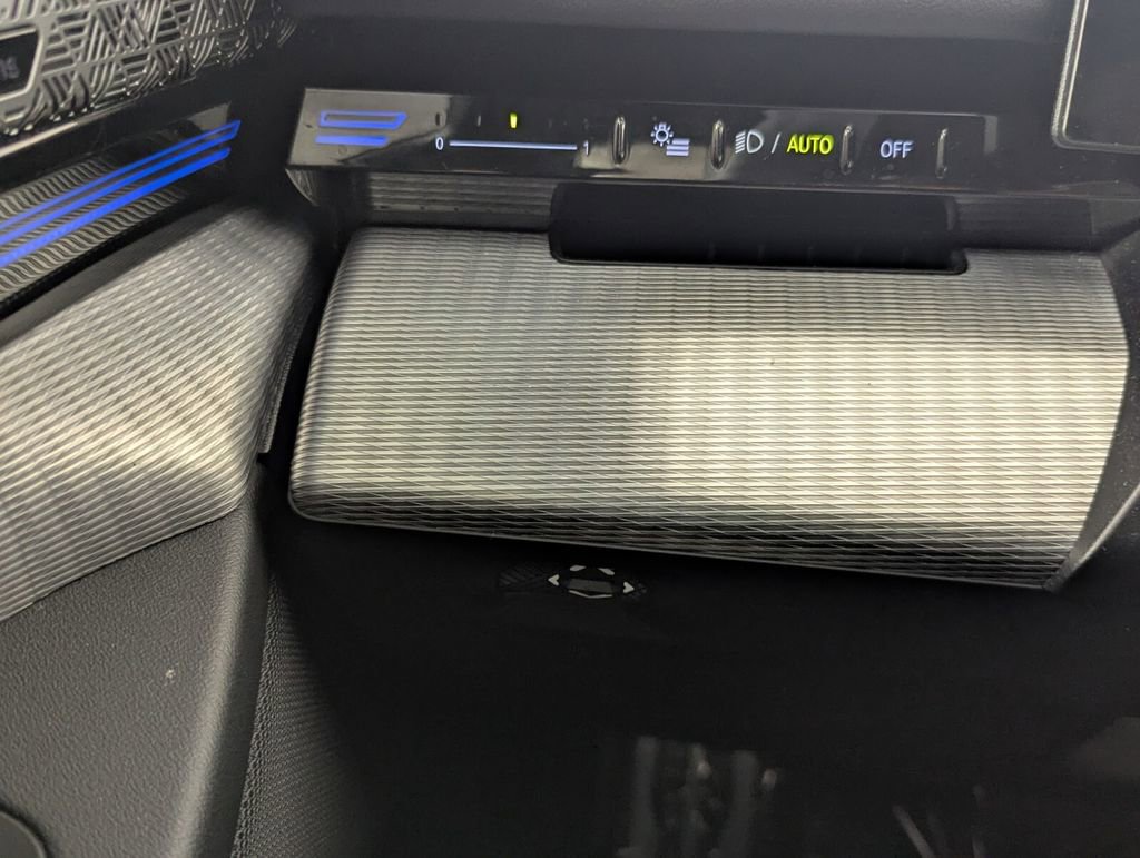 Used 2024 BMW 530i w/ M Sport Package image 15