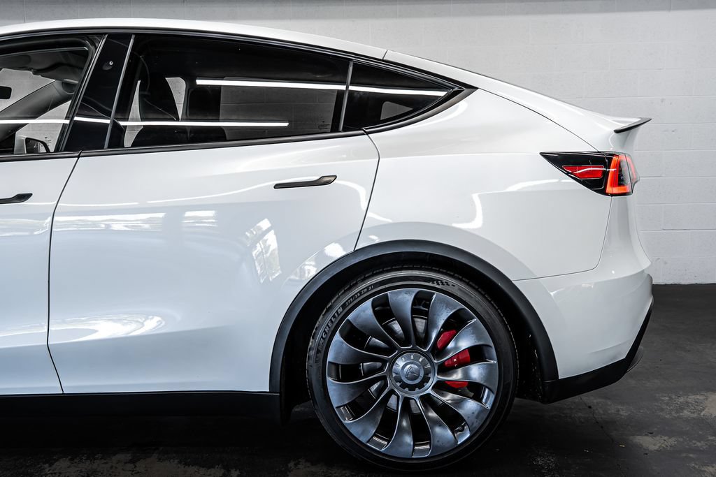 Used 2023 Tesla Model Y Performance AWD/4WD image 13
