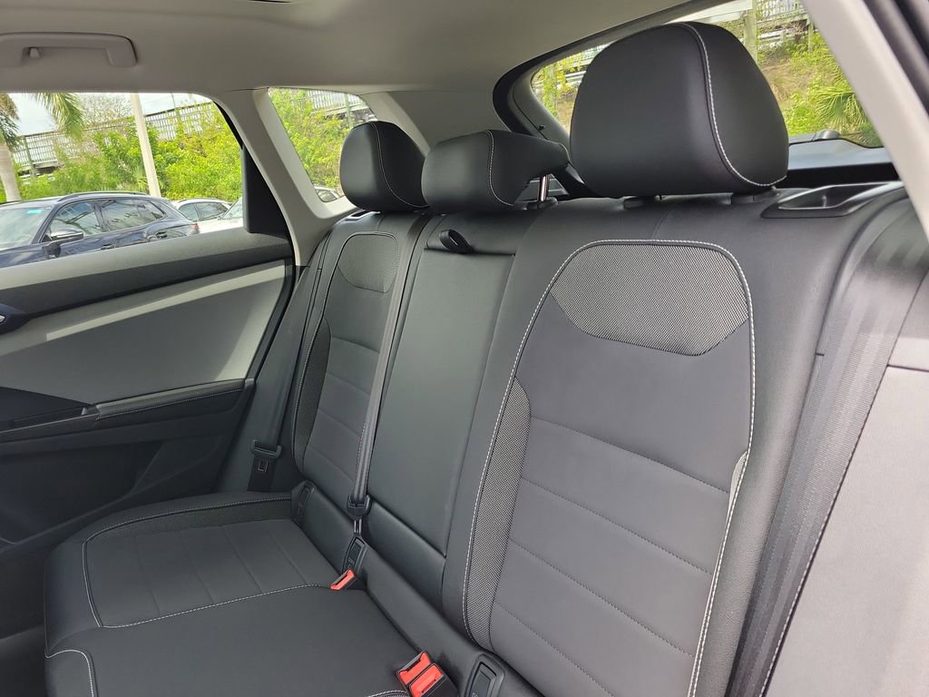 Used 2024 Volkswagen Taos SE image 10