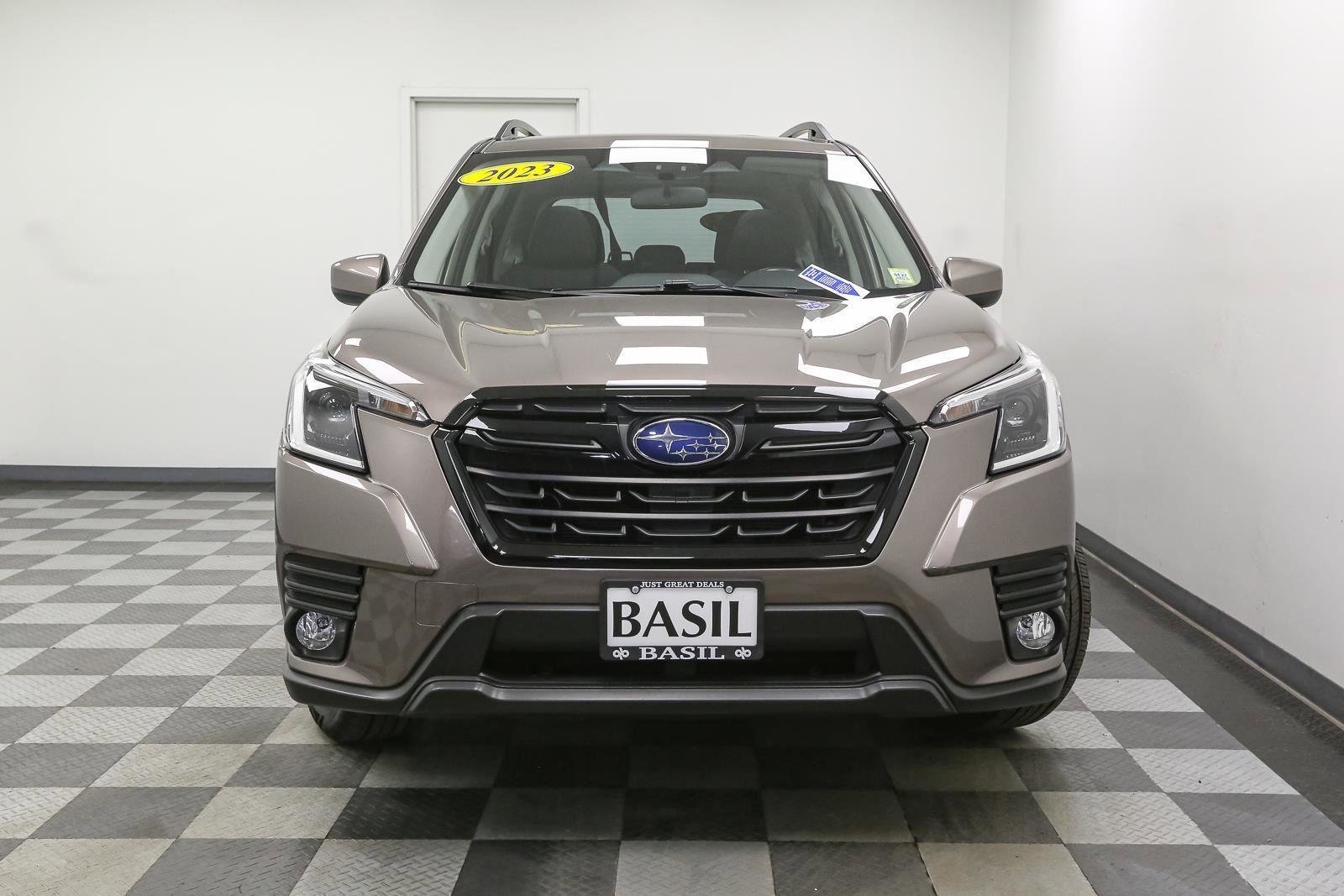 Used 2023 Subaru Forester Premium AWD/4WD image 3