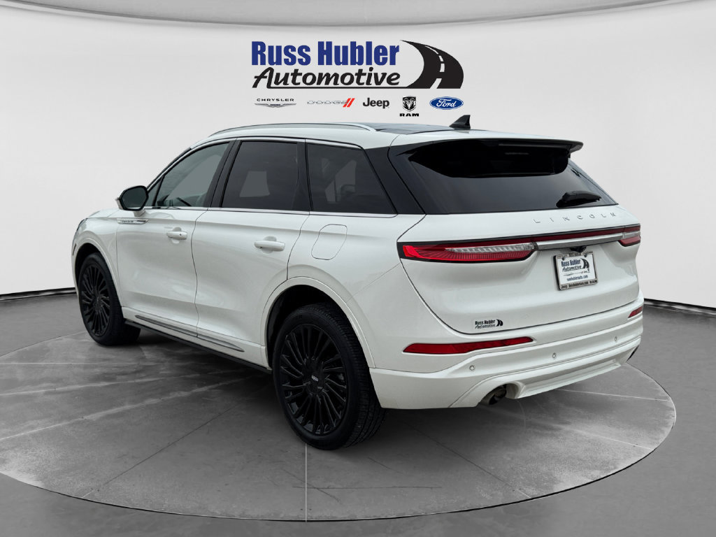 Used 2021 Lincoln Corsair Reserve FWD image 3
