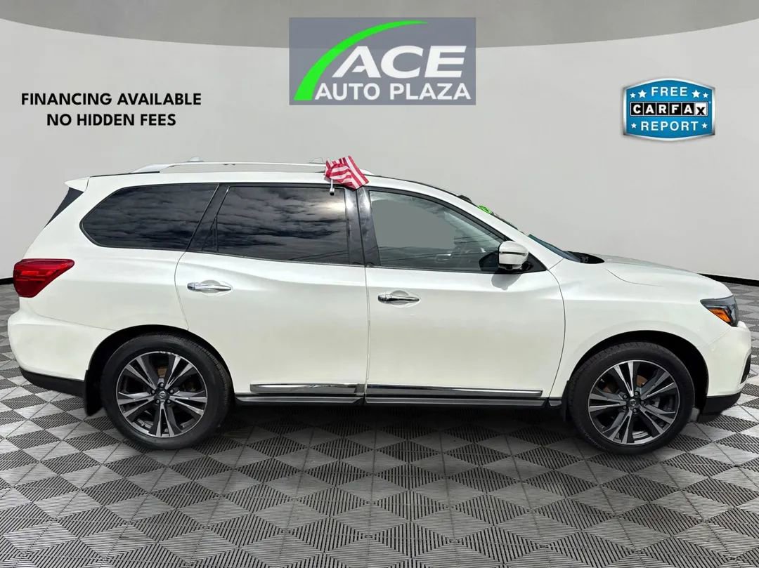 Used 2017 Nissan Pathfinder Platinum w/ Cargo Package image 4