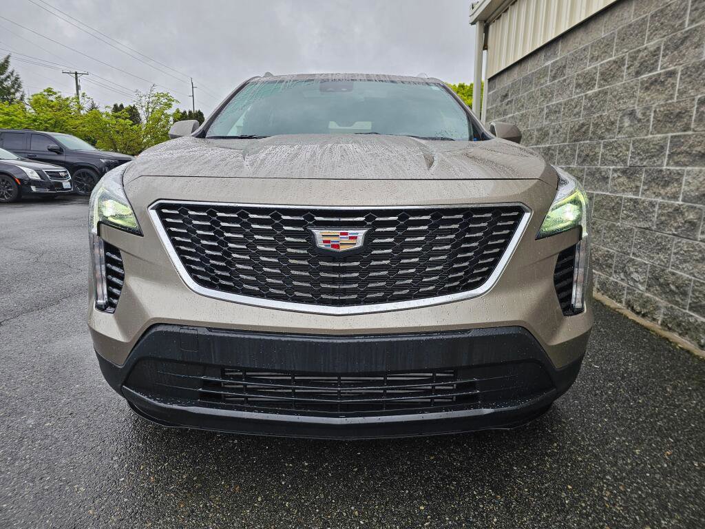 Used 2023 Cadillac XT4 Luxury w/ Cold Weather Package AWD/4WD image 12