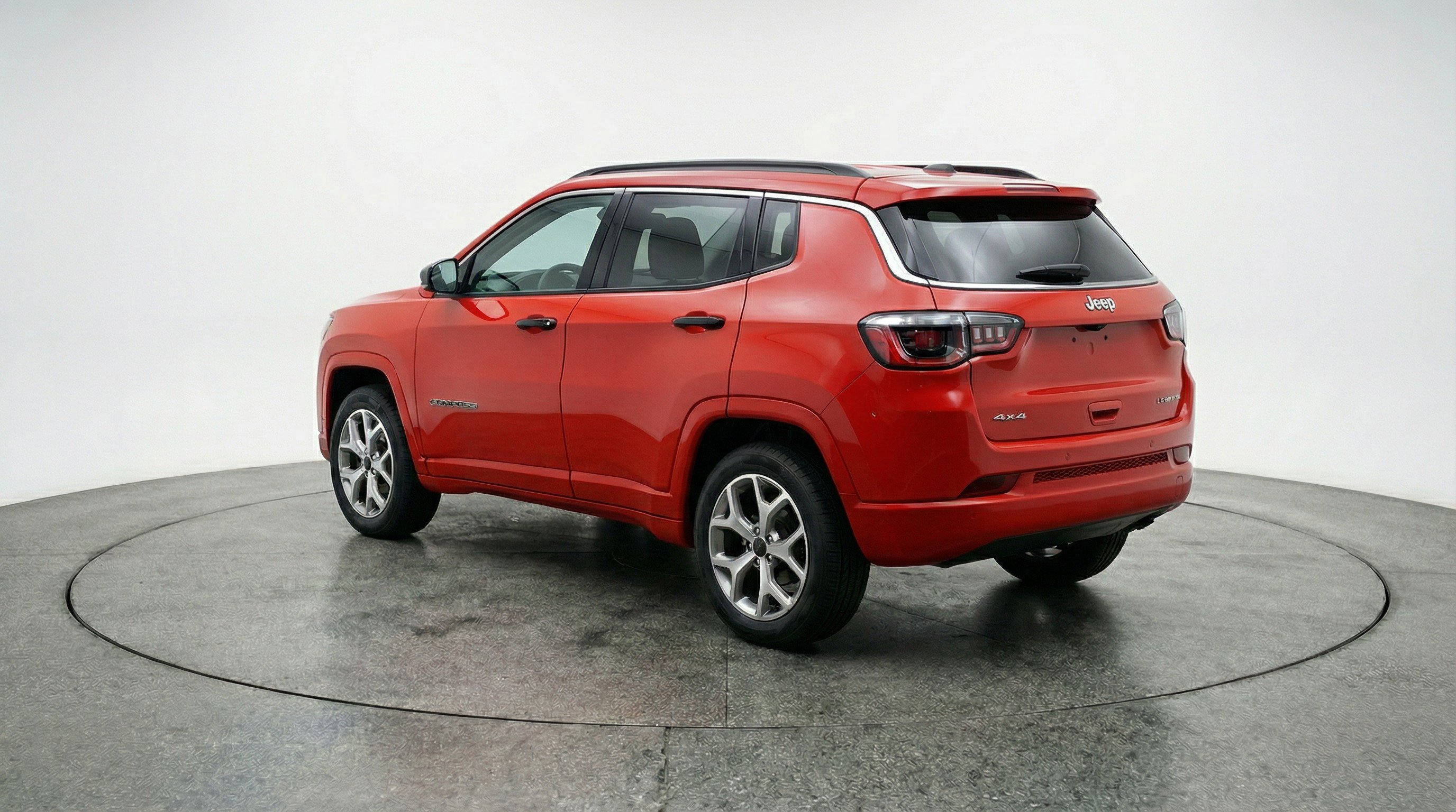 Used 2025 Jeep Compass Latitude image 6