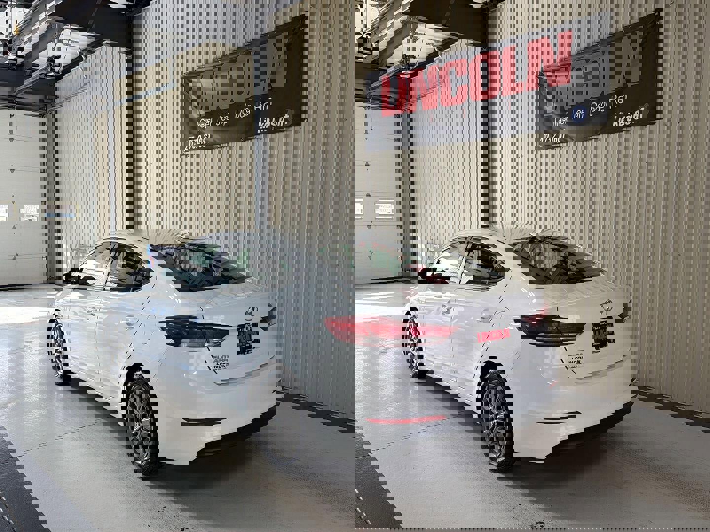 Used 2018 Hyundai Elantra SEL image 3