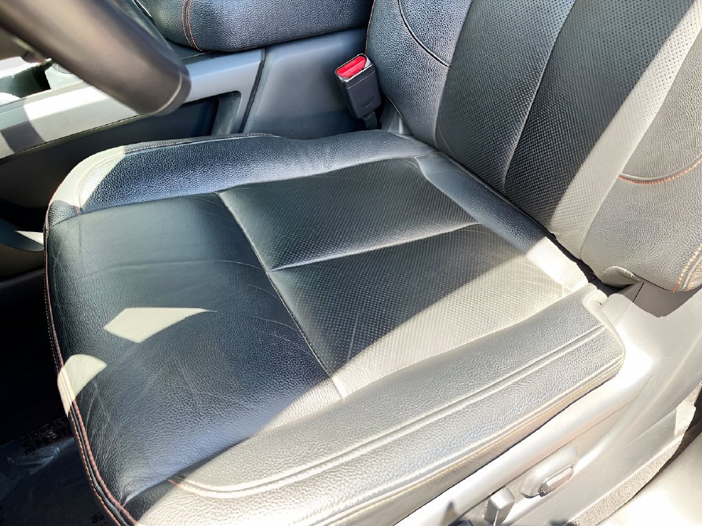 Used 2024 Nissan Titan PRO-4X w/ Pro-4x Convenience Package AWD/4WD image 19