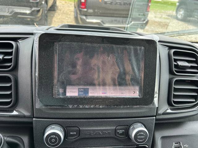New 2024 RAM ProMaster 2500 w/ Convenience Group image 10