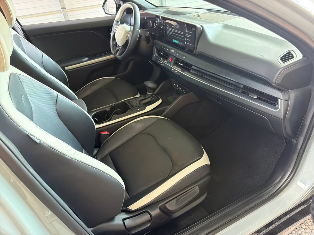 Used 2025 Kia K4 GT-Line FWD image 28